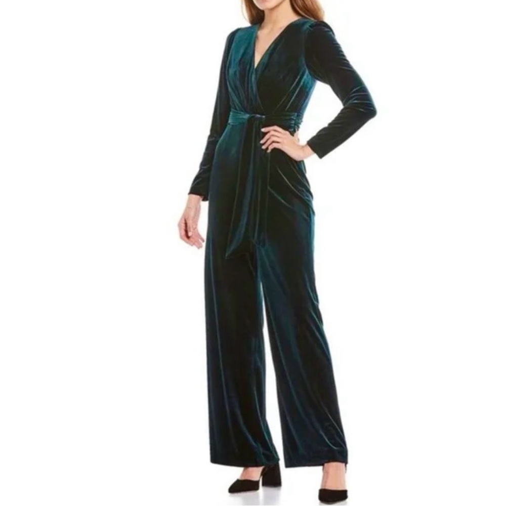 Antonio Melani “Miranda” Velvet Jumpsuit – Emerald Green – NWT – Size 2